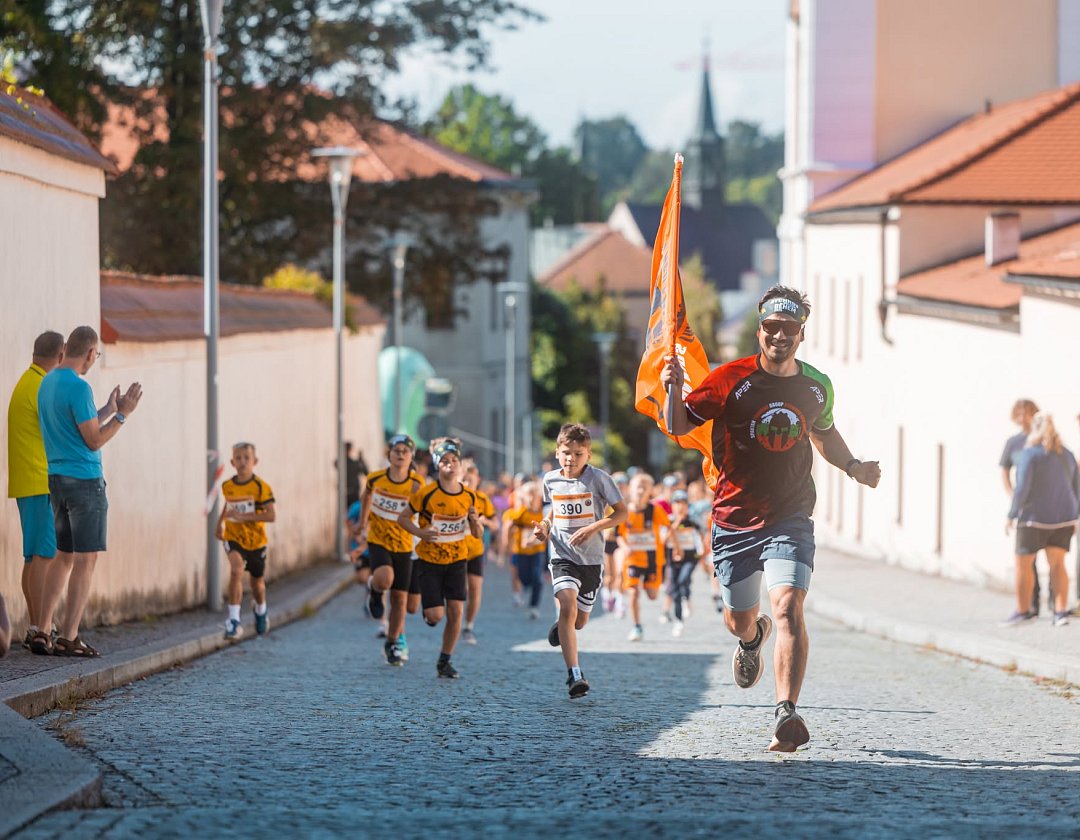 Rychnov pomáhá během